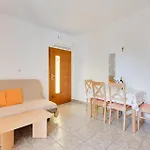 Appartement Cozy In Krk With Wifi *