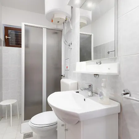 Apartment Stunning In Krk With Kitchen